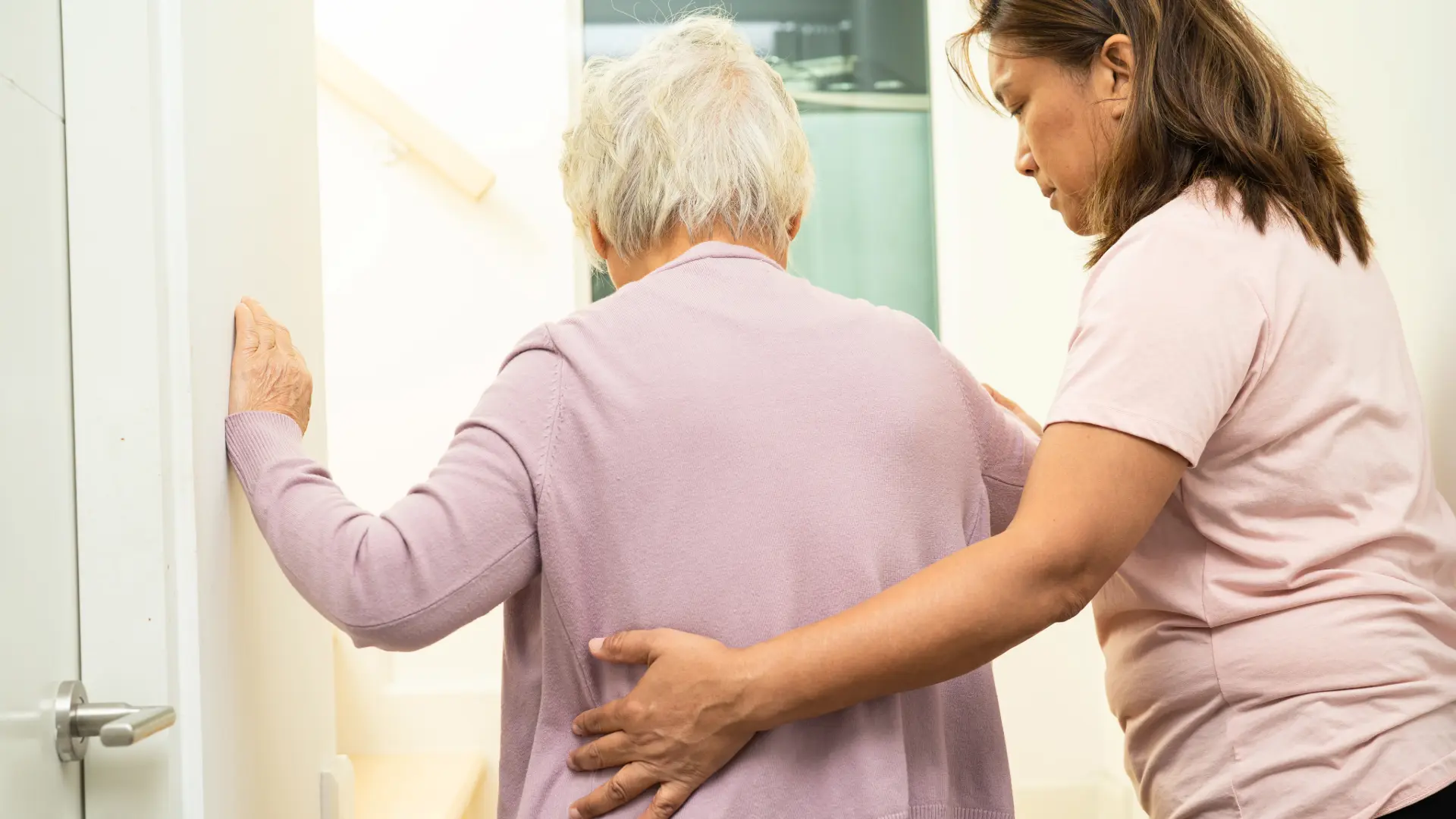 Gérer un malaise chez une personne âgée lors d'une intervention à domicile - Formation innovante services à la personne - découverte du métier en tension